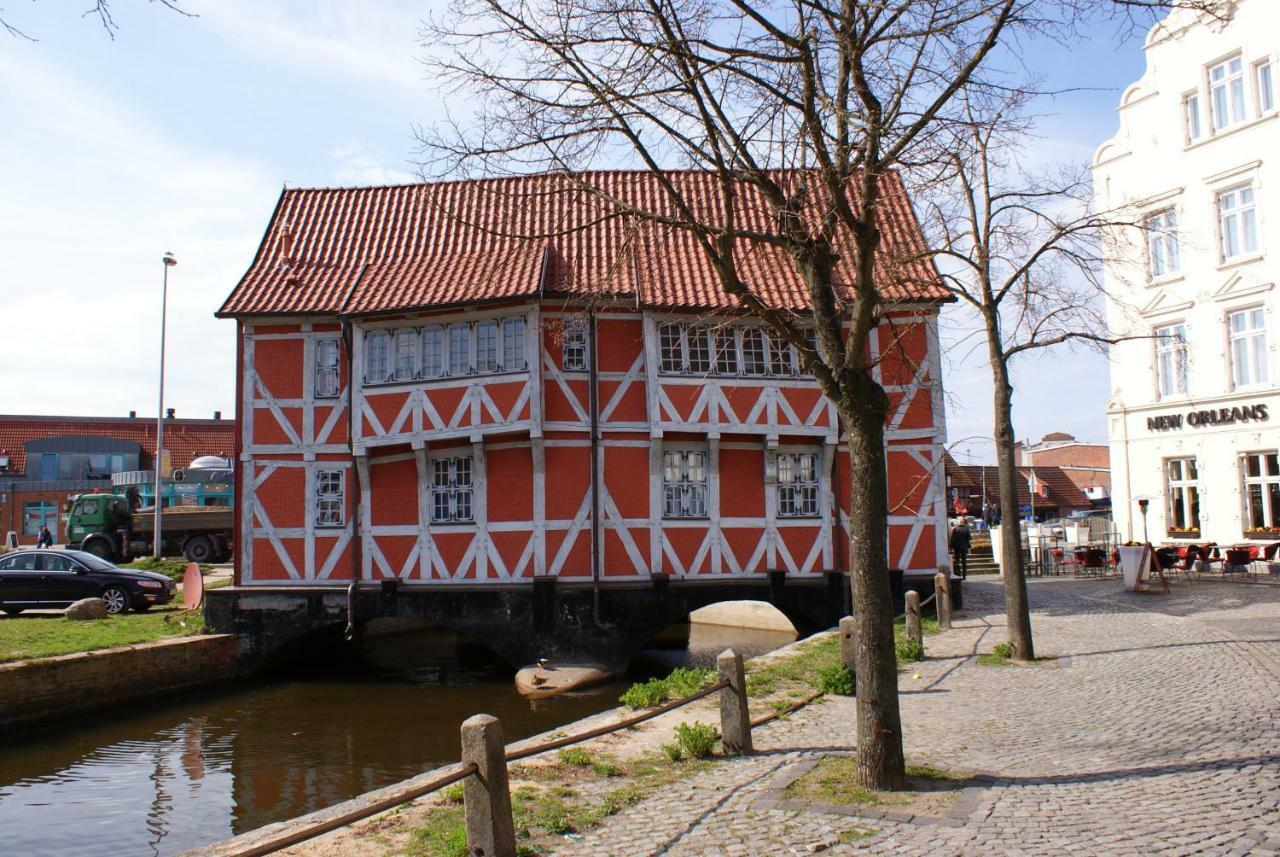 Stadtvilla Bruegemann Mit Terrasse & Parkplatz - Abc136 By AbcWißmar Exteriör bild